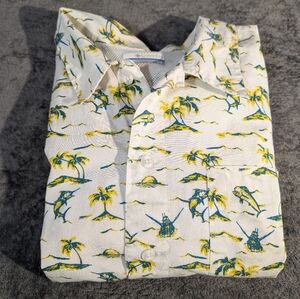 Columbia PFG, Mens L Vented Mesh White with Palm trees/Swordfish Button Shirt